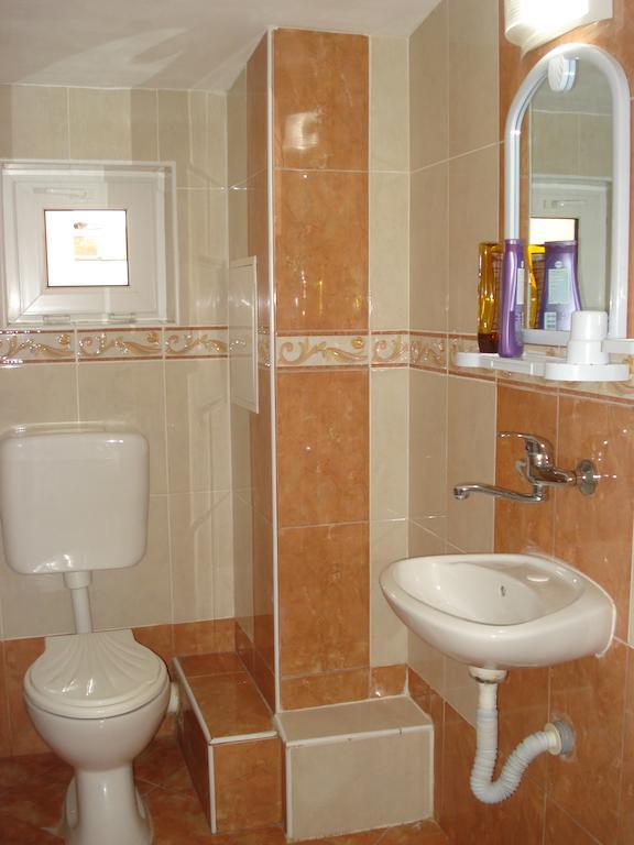 Moni 85 Family House Hotel Созопол Стая снимка